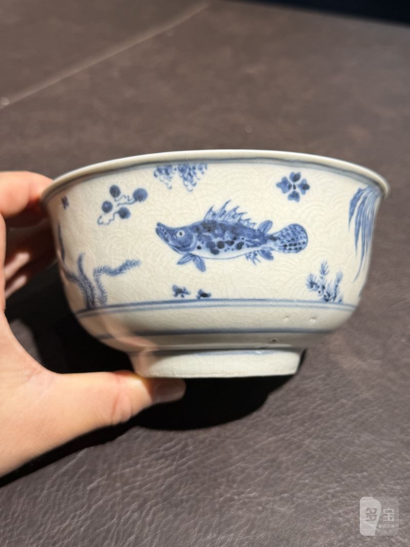 明空白期 青花暗刻海水鱼藻纹碗 - 图3